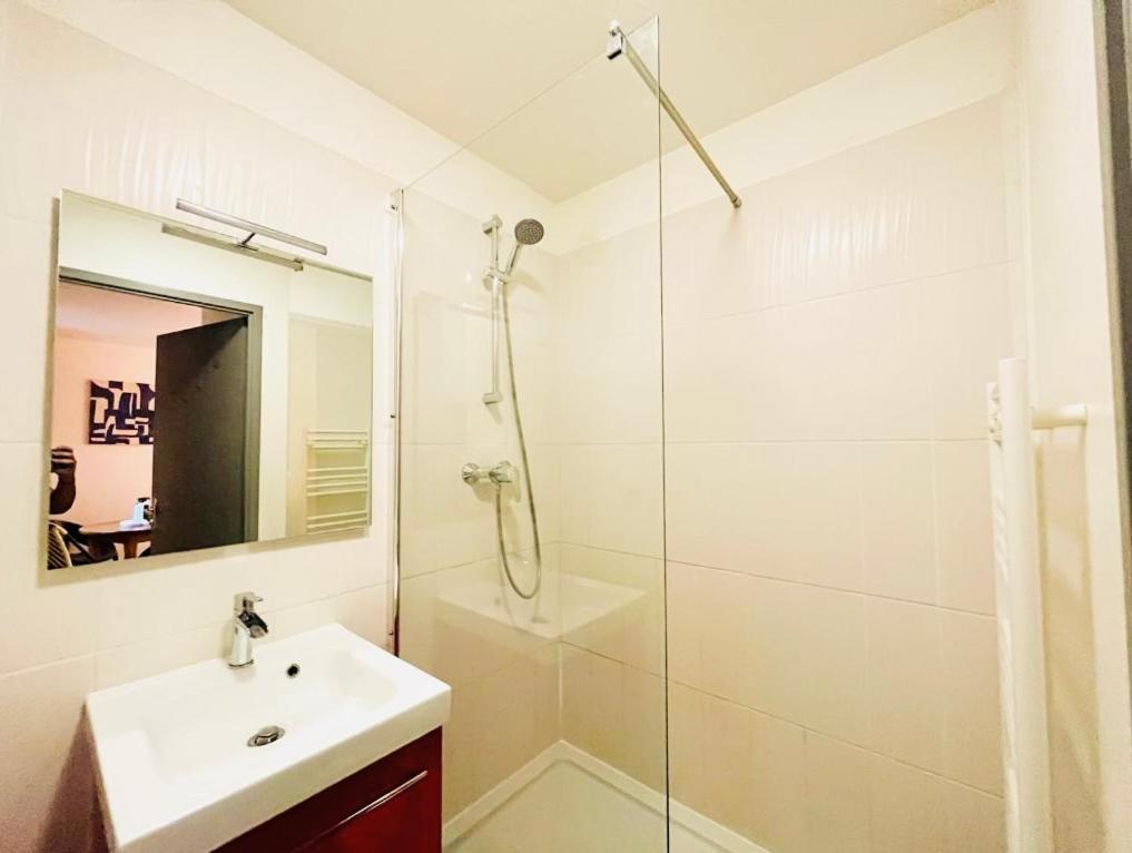 Suite Kobalt Villeurbanne Exteriér fotografie